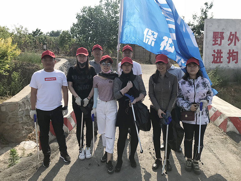 创建卫生城市，清洁路域环境